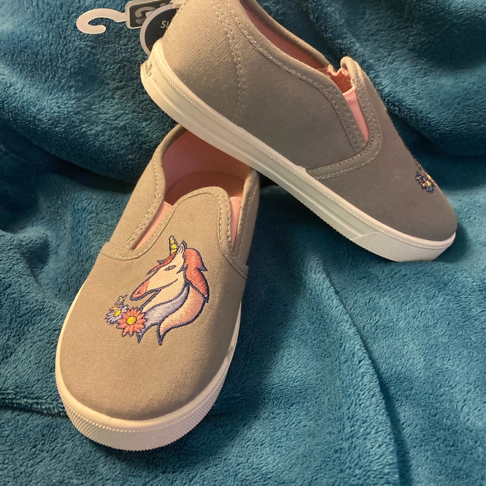 NWT OSHKOSH B’gosh Unicorn Canvas Slip On Shoes!